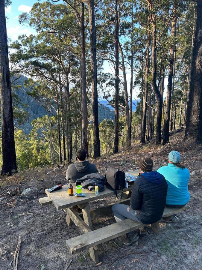 Hotel Base Camp Tasmania à New Norfolk Extérieur photo