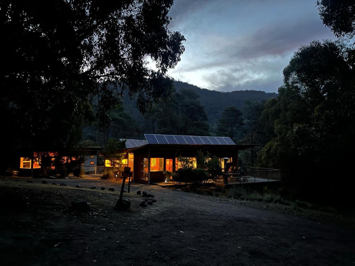 Hotel Base Camp Tasmania à New Norfolk Extérieur photo